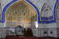 Bolo Hauz Mosque.