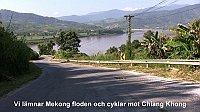  The road between Chiang Sean and Chiang Khong and vi leave Mekong river