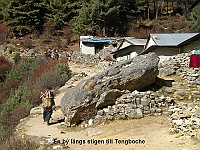 A village along the trail to Tengboche