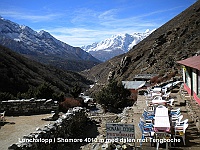 Lunch stop in Shomore (4010m) in the valley to Tengboche