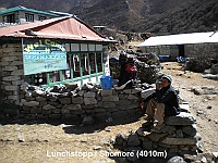 Lunch stop in Shomore (4010m)