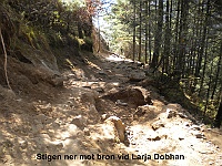 The path down towards the bridge at Larja Dobhan